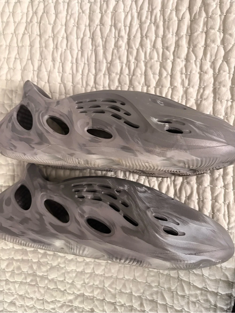 Yeezy Foam Runner in Charcoal/Black Marble
